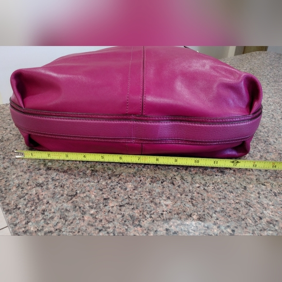 NWT  Coach Colette bag fuchsia color natural leather with Brass metal - Picture 13 of 17